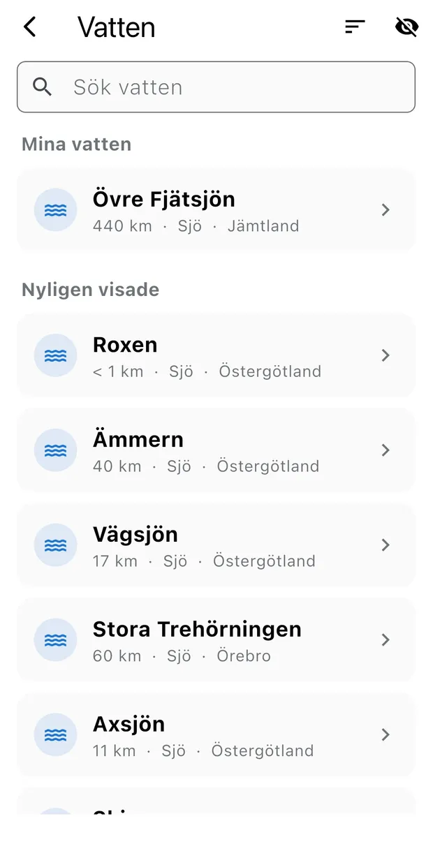 Skärmbild av vattenlistan med sparade vatten överst och avstånd i varje rad